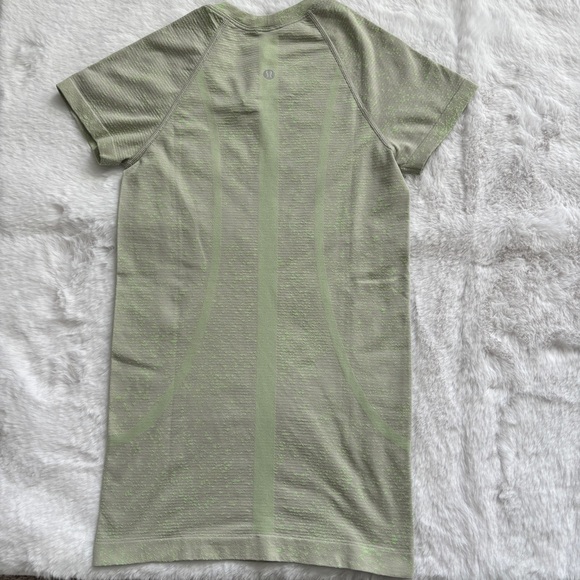 Lululemon Swiftly Tech Short Sleeve Shirt 💚 - Picture 4 of 5